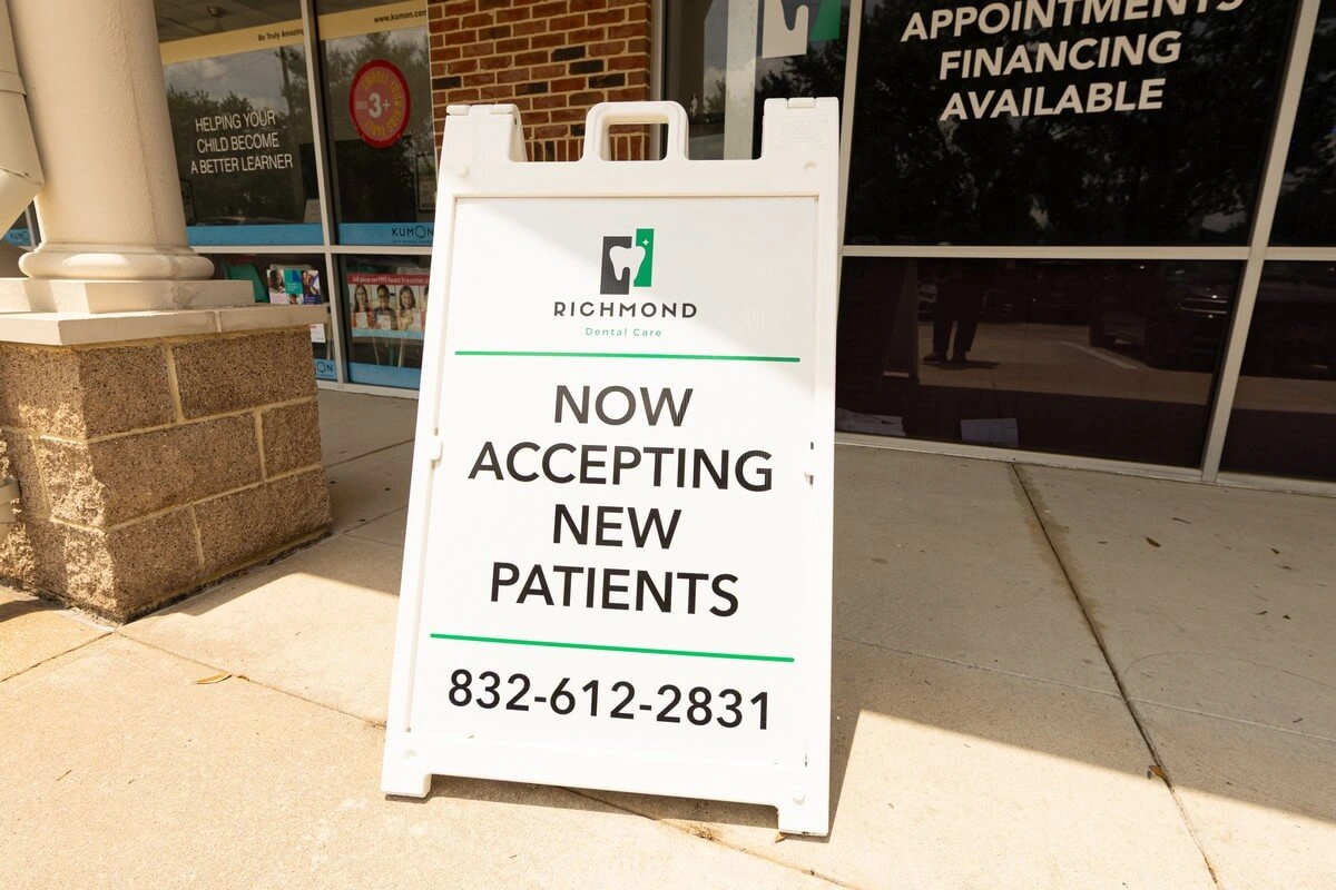 Now accepting new patients sign at Richmond Dental Care